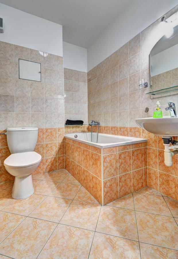 Apartman Modra Hvezda โรกีนีซ นัด ยีเซอโร ภายนอก รูปภาพ