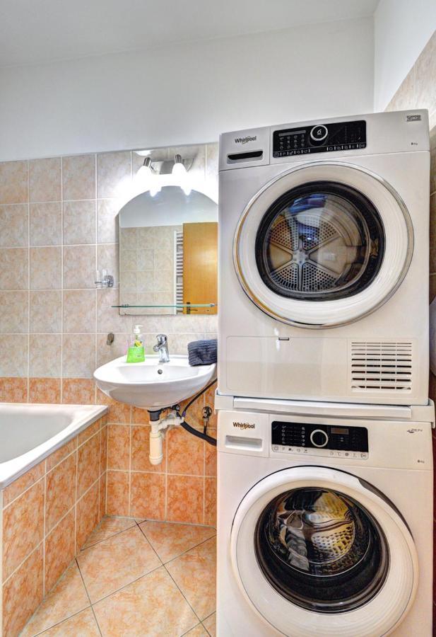 Apartman Modra Hvezda โรกีนีซ นัด ยีเซอโร ภายนอก รูปภาพ